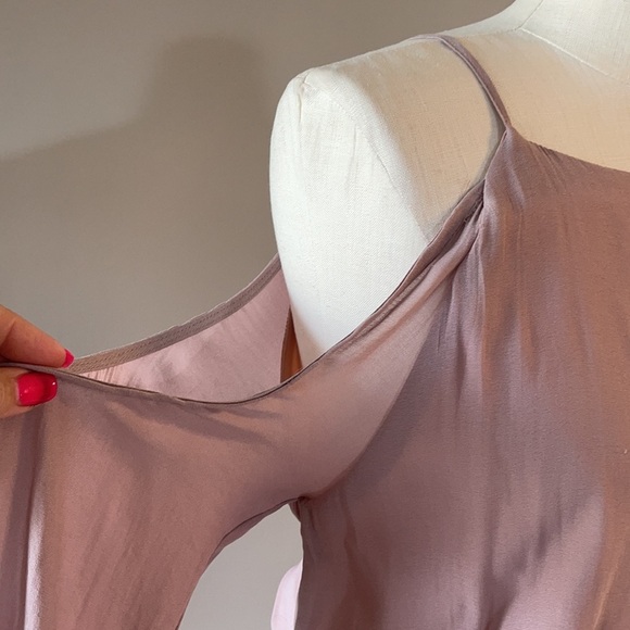 KLD Cold shoulder long sleeve blousy top. Smocked waist, Blush color size SM - Picture 2 of 10
